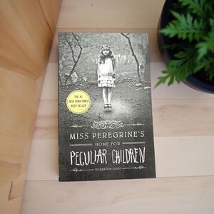 🌷 2 for $15 🌷Miss Peregrine's Home for Peculiar Children Softcover Book